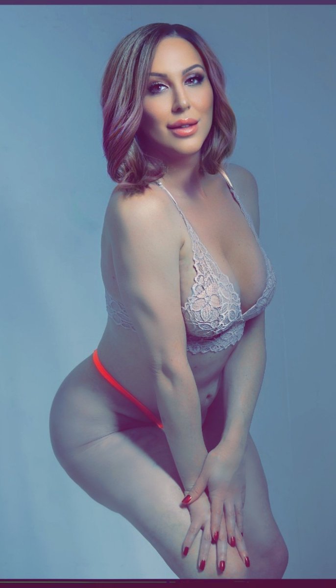 Farrah Mills tweet media