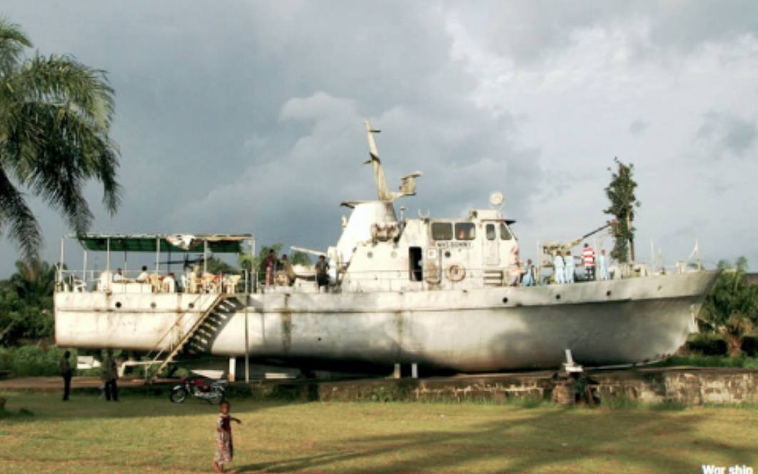 heritagenewsnet's tweet photo. 🪖 Biafra's Wartime Innovation: Africa Has Never Seen Anything Like It

Between 1967 and 1970 Biafran engineers did what the world said was impossible.

With no external support and a blockade cutting off supplies they built:

Local weapons and rockets, the Ogbunigwe
Indigenous fuel refining systems
Armoured vehicles from scratch
Secret airstrips including the legendary Uli

The Research and Production Directorate (RAP) was staffed entirely by Igbo scientists and engineers. Many historians describe it as one of the most intense periods of indigenous wartime innovation in all of African history.

You can see the evidence today at the National War Museum, Umuahia, Abia State.

Many historians call this one, Africa’s most intense indigenous wartime innovation periods. 🖤

Drop your thoughts below 👇🏾