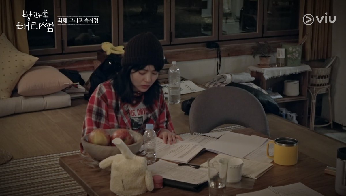 thejellyest's tweet photo. watching curtain up class gives me some perspective on why taeri can be where she is right now. she works extremely hard. i mean EXTREMELY. she takes her role seriously not just to get a job done. to put this much heart &amp; efforts to do sth is a talent itself. https://t.co/gUDc9XHU9z