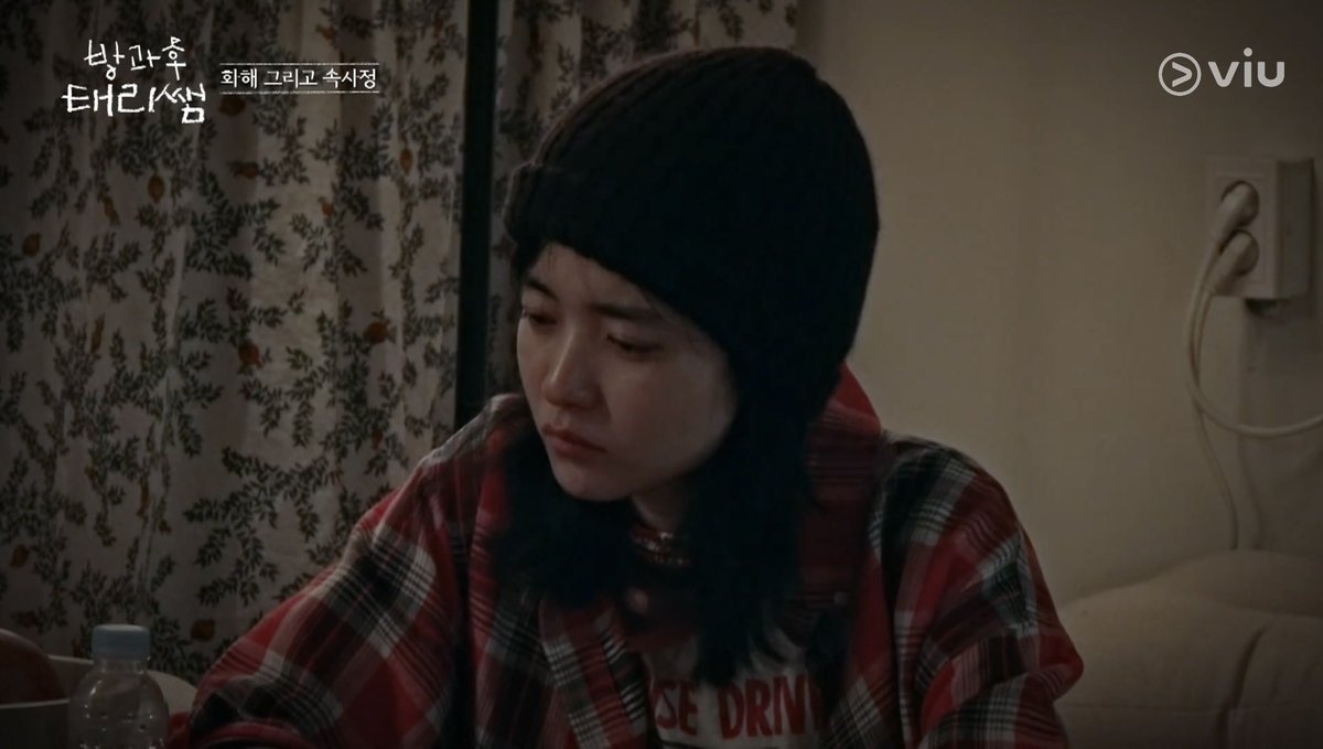 watching curtain up class gives me some perspective on why taeri can be where she is right now. she works extremely hard. i mean EXTREMELY. she takes her role seriously not just to get a job done. to put this much heart &amp; efforts to do sth is a talent itself.