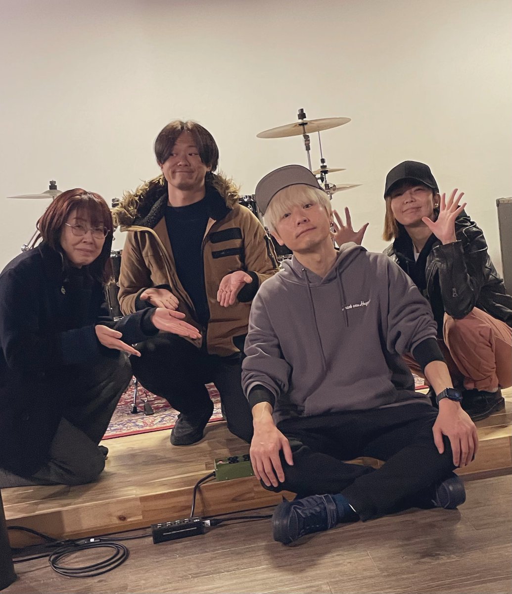 MAN [1000say] tweet media