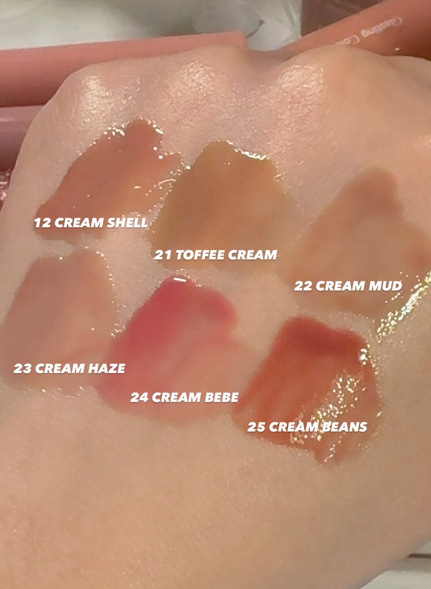 ロムアンドのクリームヌードグロス✨
#PR 
流行りのベージュメイクにぴったりなヌードカラーが揃っております( ͈ര ̫ര ͈)💌

2色使いがおすすめで、
ぼかし用➡️12.21.22.23
ポイントカラー➡️24.25から好みのカラーを選んで2色組み合わるのがかわいい🤍🤎
#ロムアンド #クリームヌードグロス #新作コスメ