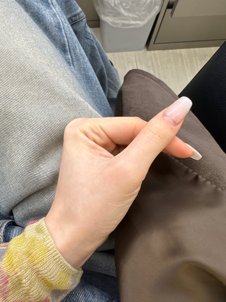 did chaeryeong send her yesteday's look ?