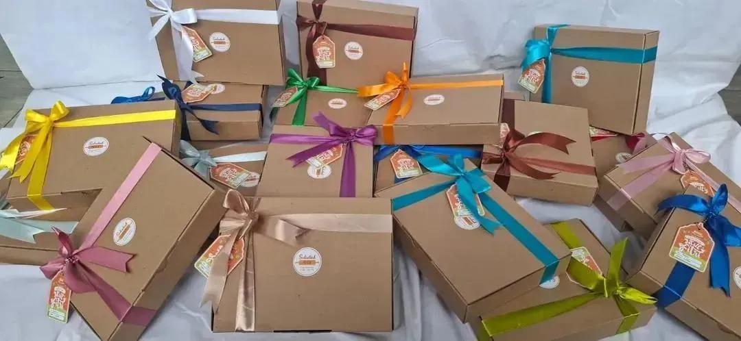 aullss's tweet photo. Masih ada yang nyari Hampers? Aku masih available ya. Yuuk di order hehe💞 https://t.co/Rq7rAFdF6I