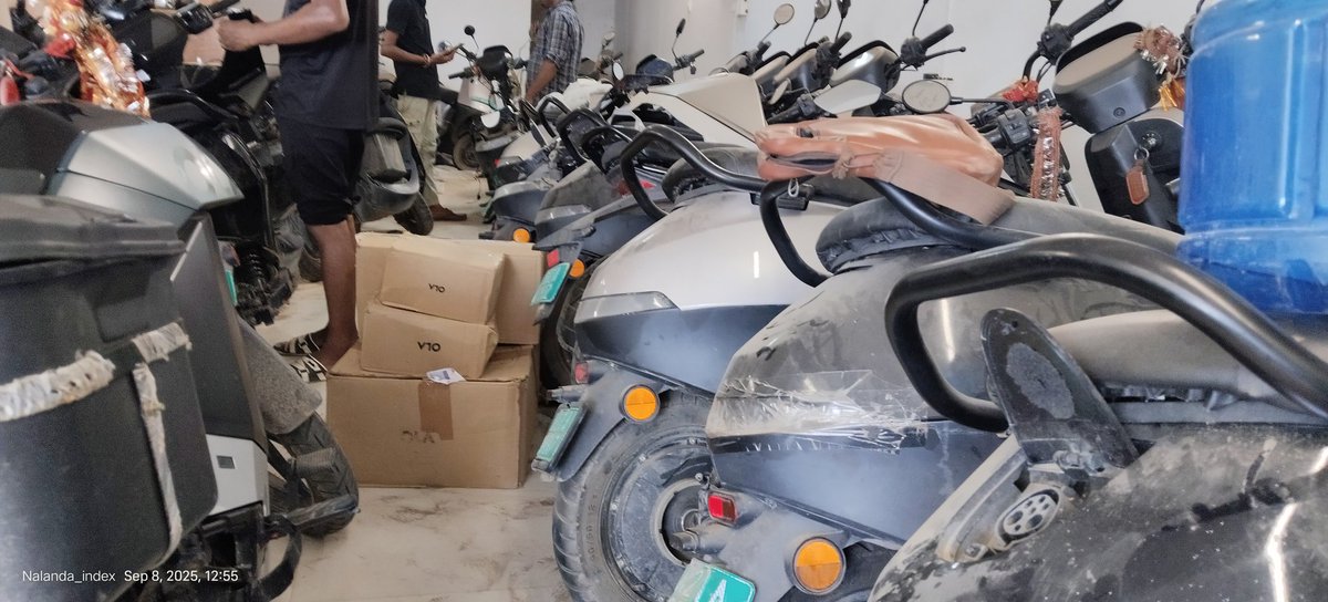 ankurpatel4you's tweet photo. @OlaElectric One Ola headache is already there in the house, i don't want to get evicted from the house by taking another one.
Don't buy @OlaElectric vehicle, @bhash is totally a fraud, there is no after-sale service. #olafraud https://t.co/jzQNNwpnYN