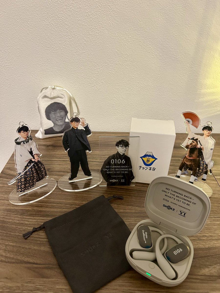 sakana_uotamito's tweet photo. イヤホンの特典についてきた一郎さんのアクリルかっこいい!
色味もグレージュっぽくてとても好き🩶
充電して寝よう😪
#Shokz
#ShokzOpenFit2+ https://t.co/I4YUgYUTl0