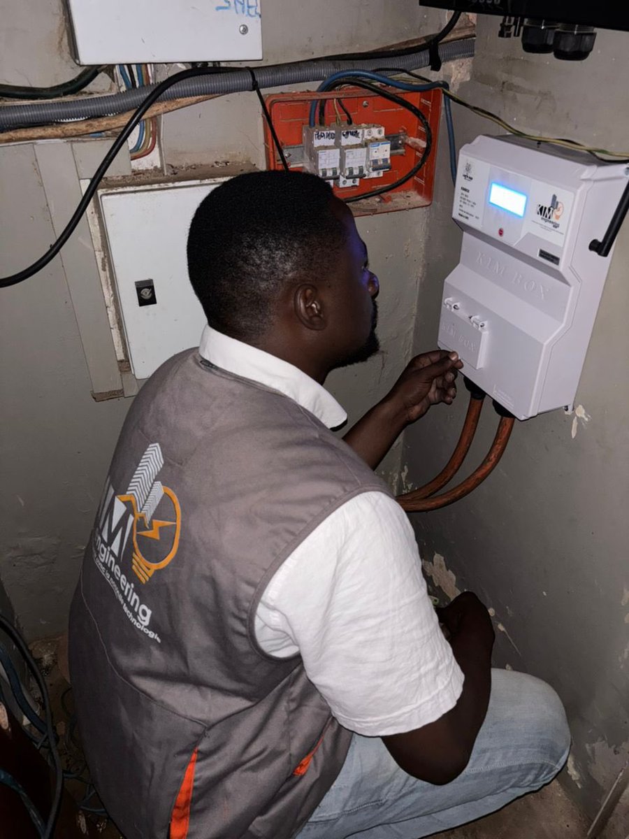 makilaprisca1's tweet photo. 📍Lubumbashi 🦾
La #kimbox est là
Les installations continuent…

#KimBox, la logette du future🤖🦾
@engineering_kim @nicole_sulu @levelupmakutano @PrimatureRDC @SuminwaJudith @Snel_Officiel @econonumerique @Com_mediasRDC @Presidence_RDC @PlanRdc @Forbes_Afrique @Forbes https://t.co/fTufzBhLyh