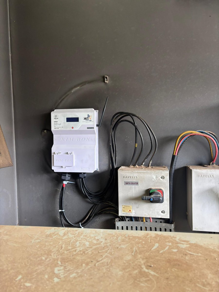 makilaprisca1's tweet photo. 📍Lubumbashi 🦾
La #kimbox est là
Les installations continuent…

#KimBox, la logette du future🤖🦾
@engineering_kim @nicole_sulu @levelupmakutano @PrimatureRDC @SuminwaJudith @Snel_Officiel @econonumerique @Com_mediasRDC @Presidence_RDC @PlanRdc @Forbes_Afrique @Forbes https://t.co/fTufzBhLyh
