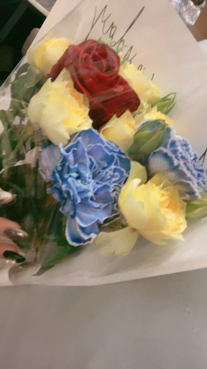 可惜家裡沒浴缸
泡個花瓣澡🥰🥰🥰