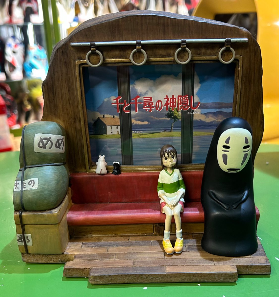 ベネリック 千と千尋の神隠し フォトフレーム付ブックスタンドもあるぞ
