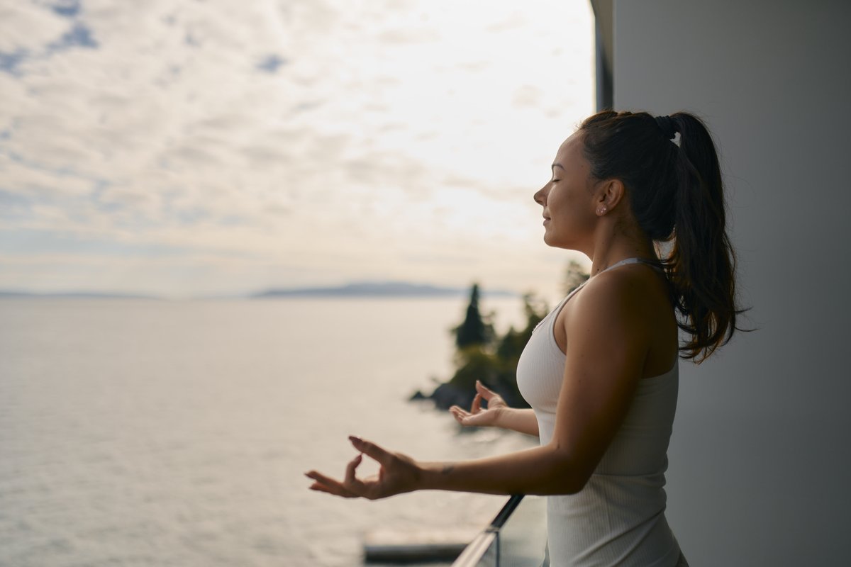 A healthy routine reveals the quiet beauty of repetition - like the hypnotic hush of waves meeting the shore. Tend to yourself mindfully and greet the morning with gentle stretches. Hotel Istra is the perfect place to try on new perspectives and see which one fits you best.