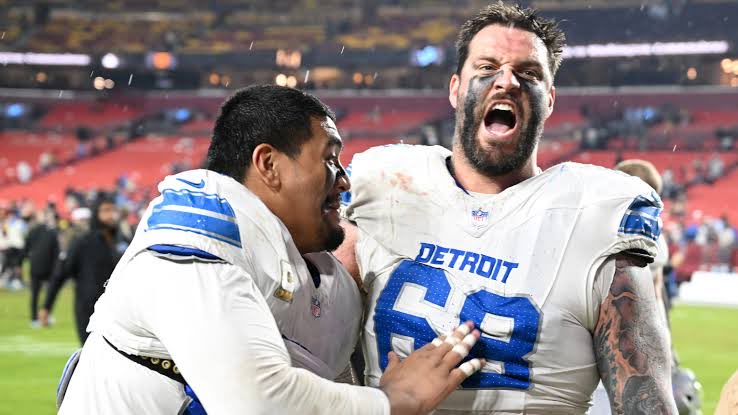 SleeperDetroit's tweet image. Could this be the Lions OL heading into the season? 

LT Decker 
G Mahogany 
C Ratledge 
G Scruggs
RT Sewell 

How are we feeling about this? 

#OnePride