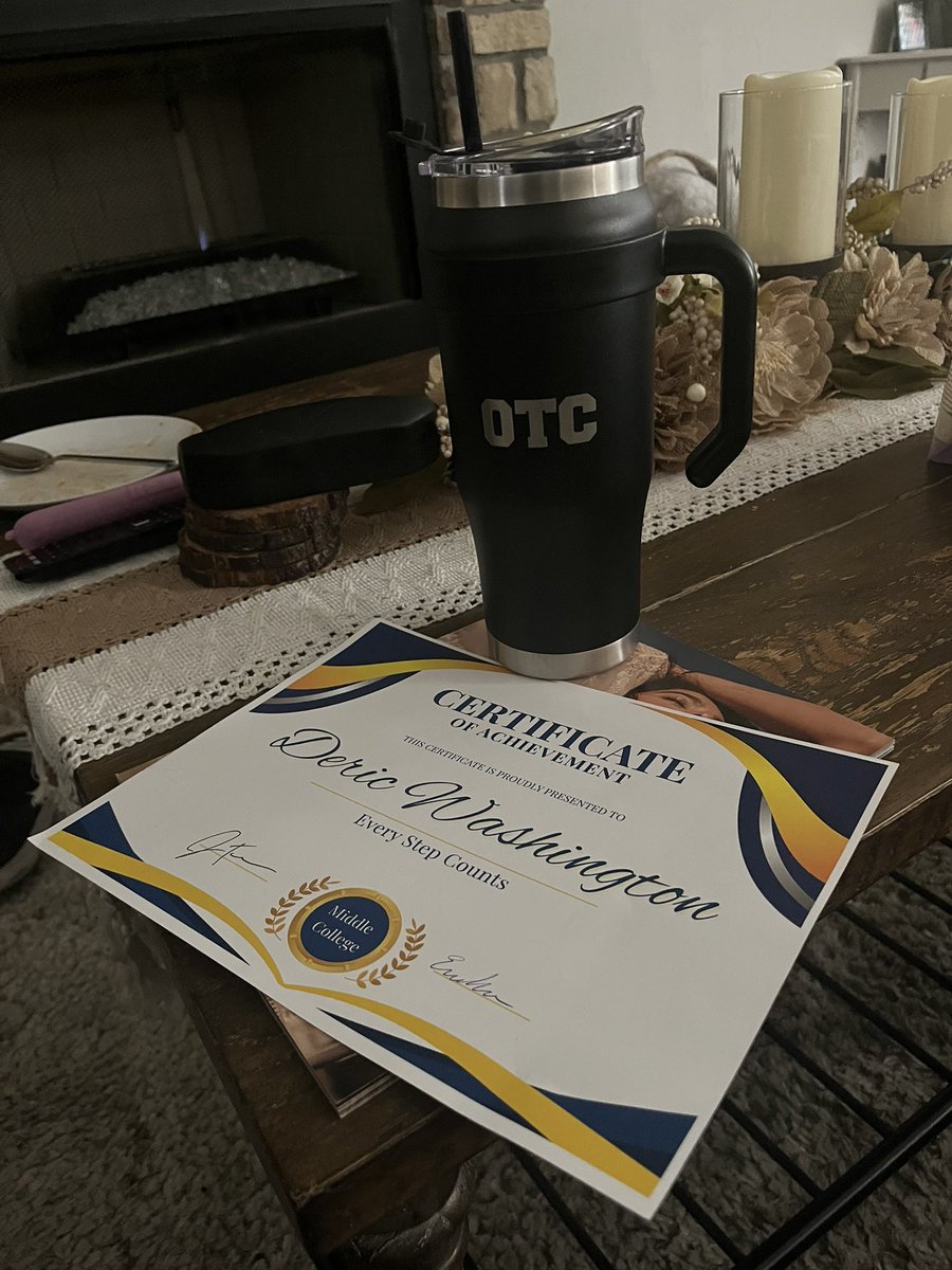 DericWashingto7's tweet photo. Consistency pays off! 💯
Honored to receive a Certificate of Achievement and a cup from Ozark Technical Community College for my attendance. Showing up matters. Small steps lead to big goals. 🎓✨ #StayConsistent #OTC #Achievement https://t.co/eluNxGXj6N