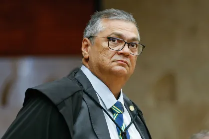 foliveirapr's tweet photo. 🚨ABSURDO! Flávio Dino suspende quebra do sigilo de amiga de Lulinha na CPMI do INSS:
Ministro atendeu o pedido de empresária Roberta Moreira Luchsinger!
Lembrando que quem indicou Dino pro STF foi o pai do Lulinha... https://t.co/88ve3QVCA3