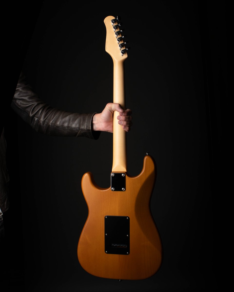Suhr Custom tweet media