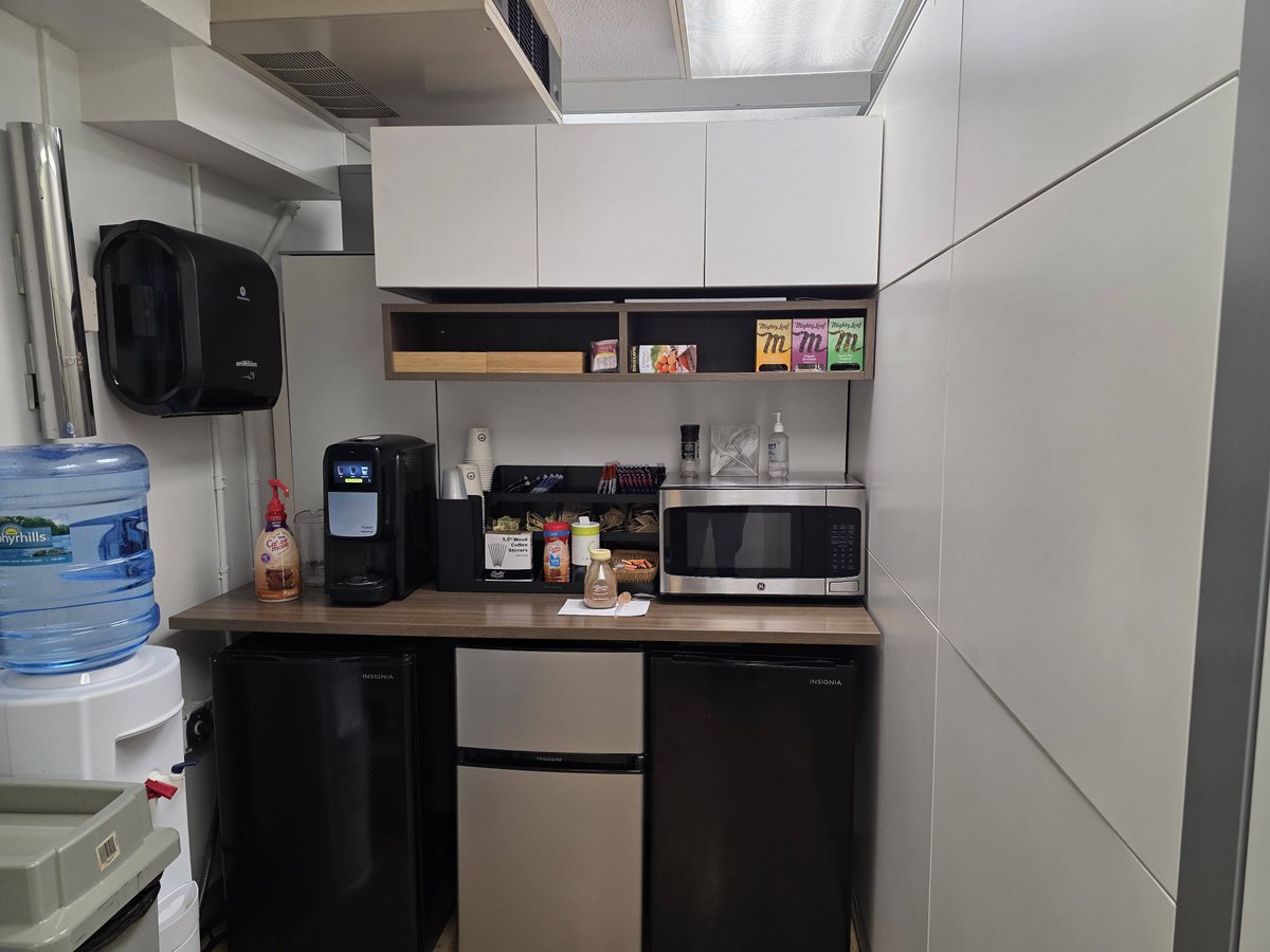 UMiamiHistory tweet media