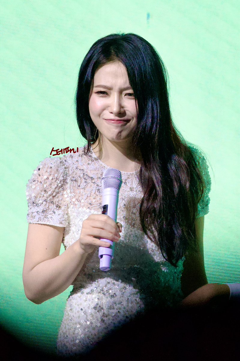 스테파니 tweet media