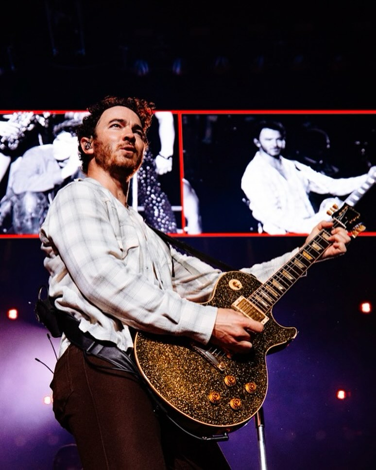 It was even better than I expected. Being back in the arms of your unyielding support felt so good. Thank you for two nights in Sydney! Looking forward to Brisbane and Melbourne! 🎸🥰 #ForTheTour