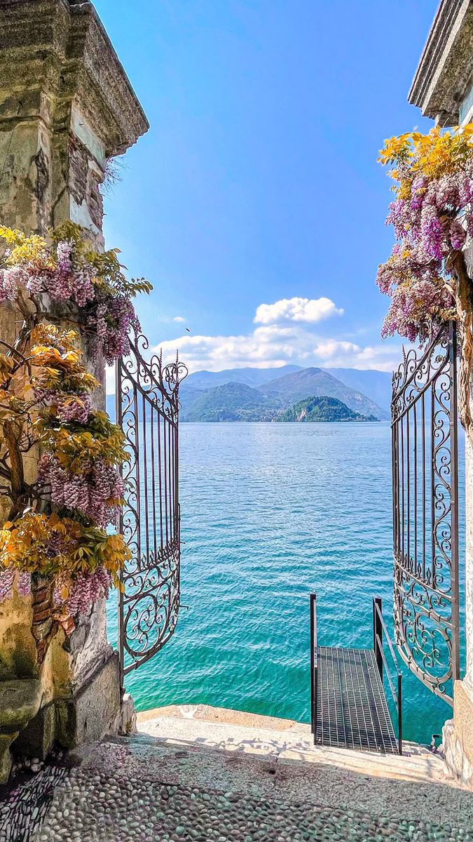 _seraphina_vale's tweet photo. summer in the city of Italy https://t.co/scqJo9nbRb