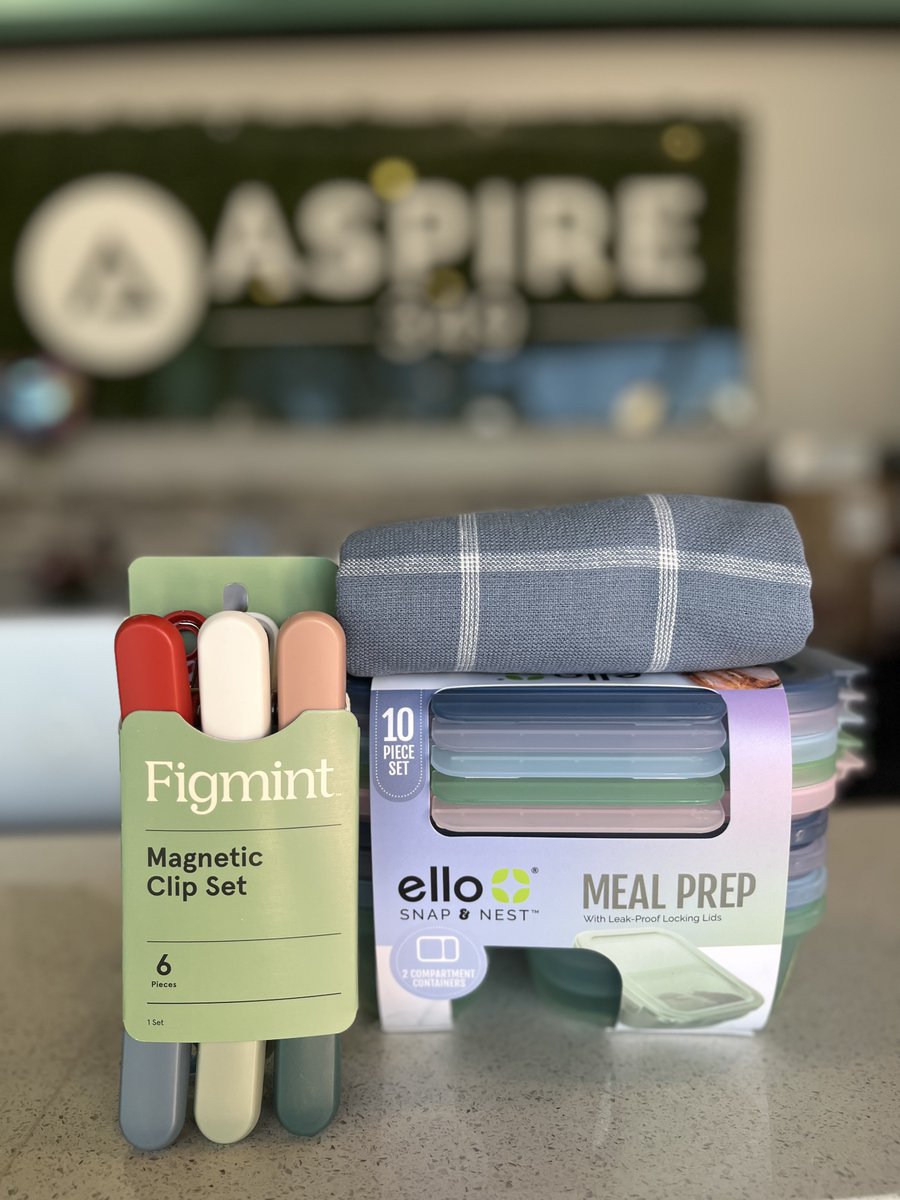 WIN IT WEDNESDAY🎉

Follow, like, and comment to be entered to win this kitchen essentials set!