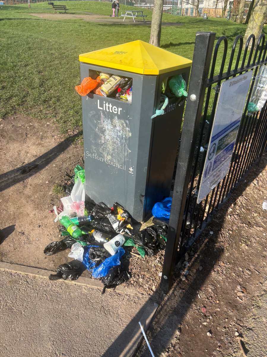 ⁦<a href="/seftoncouncil/">Sefton Council</a>⁩ this bin has been overflowing for days now. It’s by the meina road park next to Springwell park school and it is disgusting