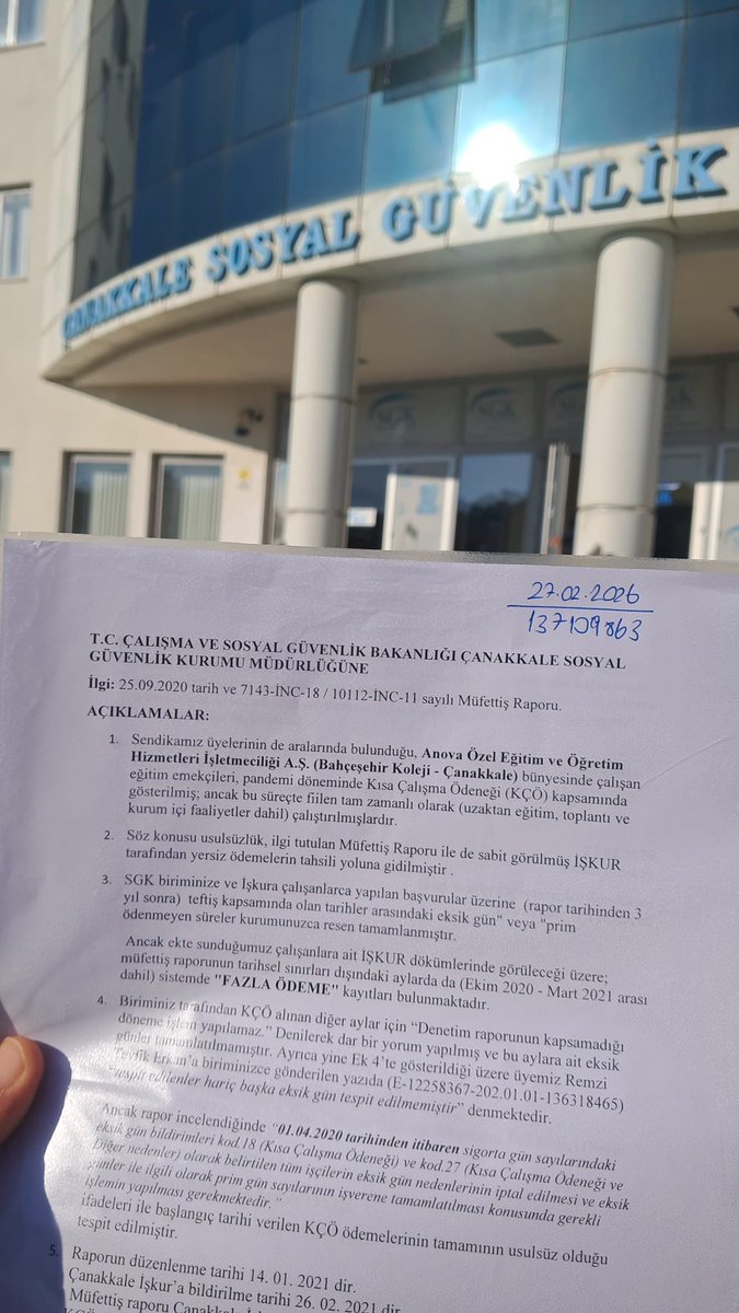 ogretmensendika's tweet photo. 🚩SENDİKAMIZDAN BİR KAZANIM DAHA! 

📌Çanakkale’de Bahçeşehir Koleji  bünyesindeki üyelerimizin de dahil olduğu, pandemi döneminde Kısa Çalışma Ödeneği'ne dayanılarak çalışanların eksik yatırılan 11 aylık sigorta primleri sorununu, yürüttüğümüz kararlı hukuk mücadelesiyle geri aldık!

❗️5 Aylık müfettiş raporunu dayanak göstererek daha önce tamamlattığımız eksik KÇÖ dönemi primlerine ek olarak, bürokrasinin üyelerimize defalarca "Yatıramayız!" dediği 6 aylık eksik prim  sürecini de TÜM ÇALIŞANLAR için çözüme kavuşturduk. 

❗️Bu karar, tüm özel sektör öğretmenleri için EMSALDİR. 

👉🏽Patronların usulsüzlüklerine, hakkımızın gasp edilmesine sessiz kalmıyoruz. 
Sendika varsa umut var, sendika varsa zafer var! 

Yaşasın Öğretmen Sendikası!
