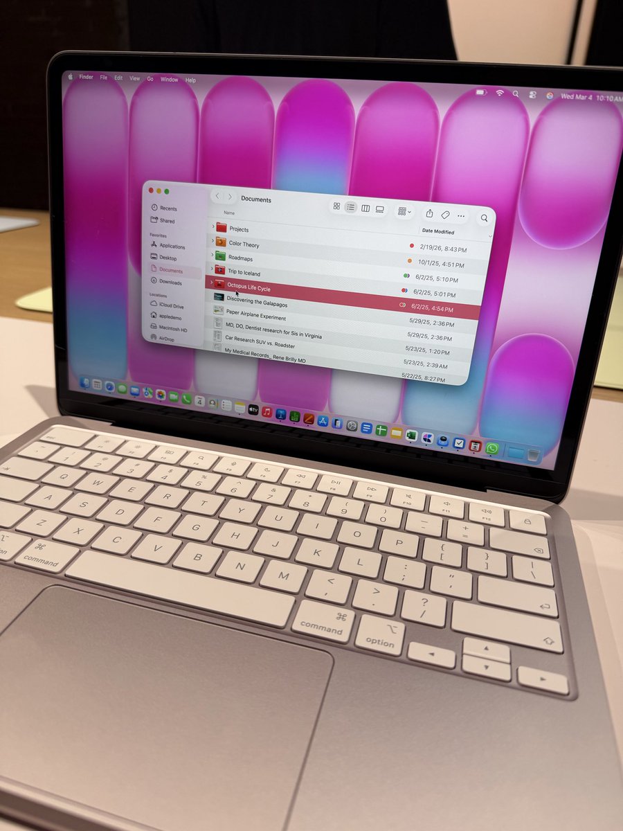 Joanna Stern tweet media