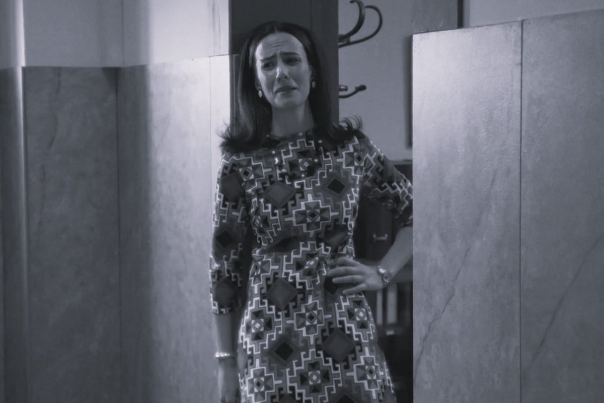 EVIL PUTÓN 😈 #ViudaDeOlivares tweet media