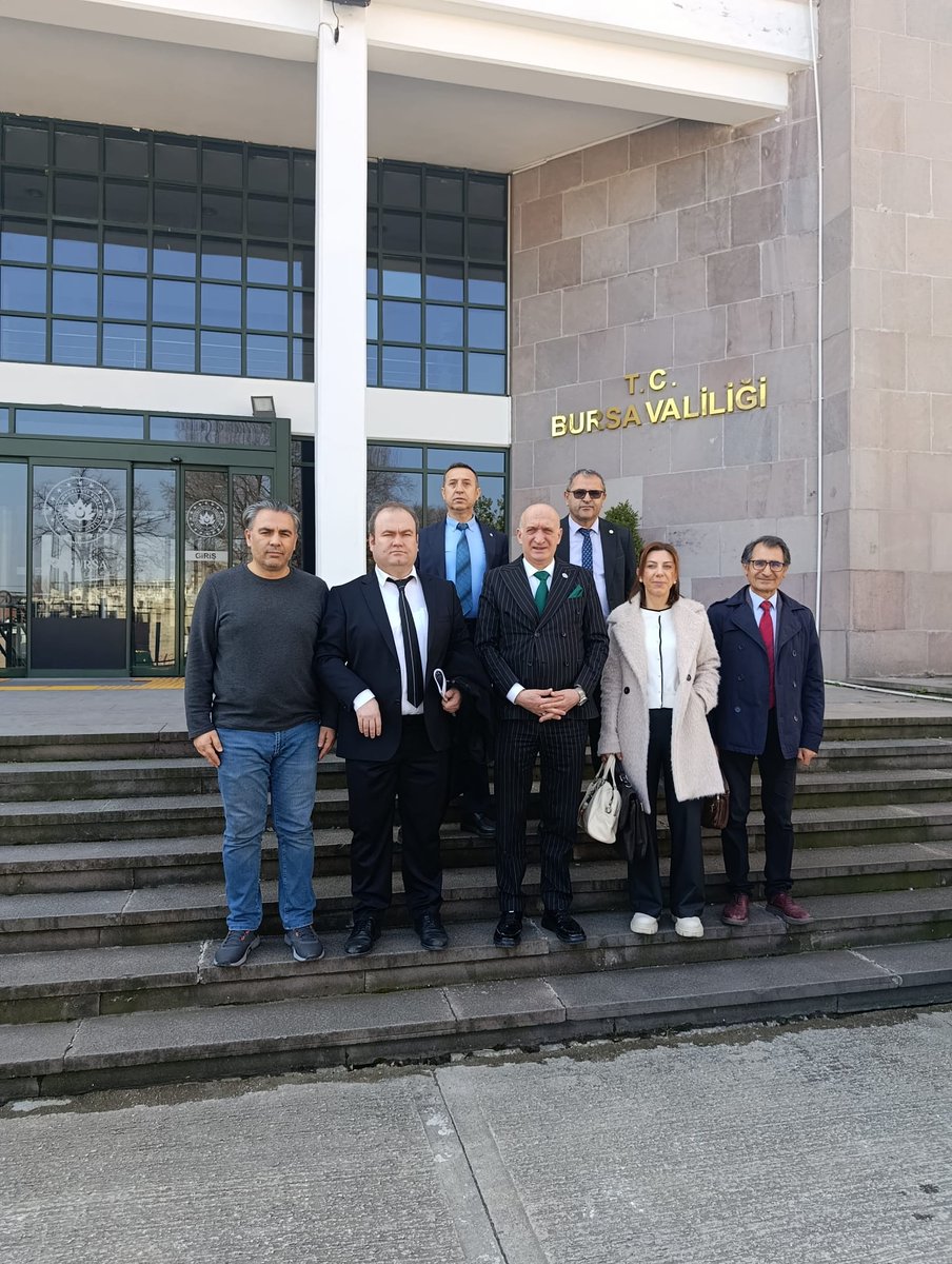 Büro-İş Sendikası olarak Bursa'da üyelerimize ziyarette bulunarak sorun ve taleplerini tespit ederek üye çalışması yaptık. Konfederasyonumuz Birleşik Kamu-İş'i yetkili kılmak için kardeş sendikalarımızın yöneticileri ile dayanışma ve değerlendirme toplantısı yaptık.