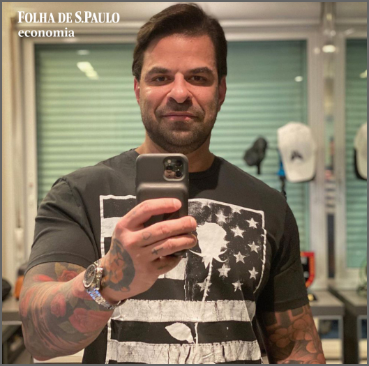 Profe_ssora's tweet photo. ⚠️CRIME ORGANIZADO: ⚠️O #PASTOR e empresário Fabiano #Zettel, cunhado de Daniel Vorcaro (proprietário do Banco Master), entregou-se à Polícia Federal em 4 de março de 2026, após ser alvo de uma nova fase da Operação Compliance Zero.

💬As principais informações sobre o caso incluem:
2 milhões), totalizando R$ 5 milhões.Doações de Campanha: Em 2022, Zettel foi o maior doador pessoa física para as campanhas de Jair Bolsonaro.

💬Investigações e PF atuante e Ele e Vorcaro são #investigados por liderar uma suposta milícia privada, denominada "A Turma", que intimidava e monitorava ilegalmente adversários, #autoridades e #jornalistas.

💬INSS #Zettel também é alvo da #CPMI do INSS, que apura indícios de que empresas privadas foram usadas para ocultar recursos desviados do órgão. #Requerimentos para a quebra de seu sigilo bancário e sua convocação foram apresentados à comissão.

 💬STF Recentemente, o ministro André #Mendonça concedeu a #Zettel o direito de não comparecer ao depoimento na CPI do Crime Organizado, afirmando que sua presença não é obrigatória.

💬Banco #Master O #Banco Central decretou a liquidação extrajudicial do Banco Master em novembro de 2025, após investigações de fraudes que podem ter um impacto de R$ 47 bilhões no mercadofinanceiro.