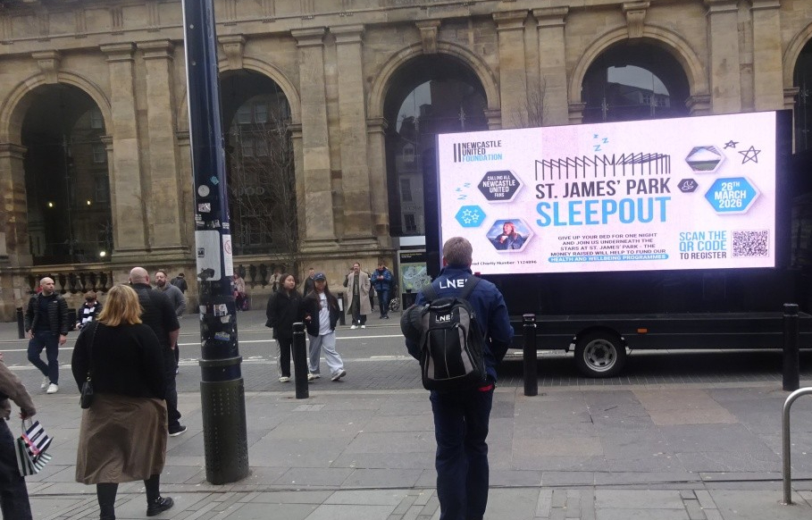 AdsDirectLtd's tweet image. Check out the fabulous #awareness generated via our #digivan at a recent @nufc match for our wonderful charity client @NU_Foundation Email us for further details on single match bookings or to book the remaining 4 x @premierleague matches this season- matchdays@adsdirect.org.uk