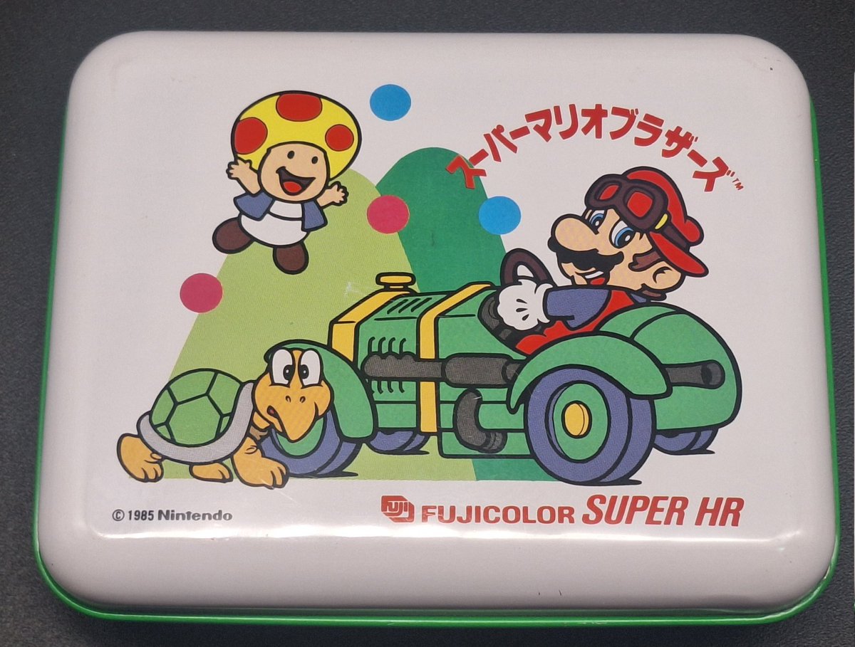 スーパーマリオブラザーズ 缶ケース フジカラーのノベルティです。