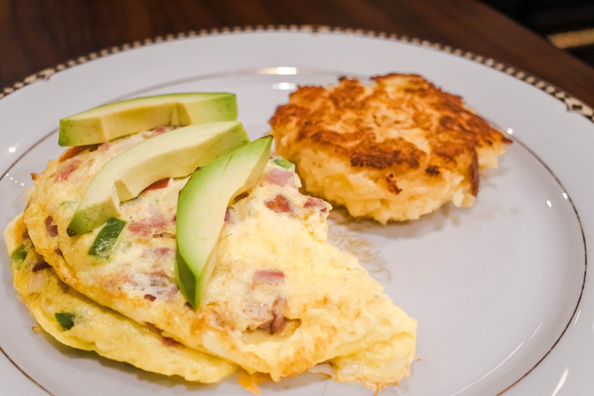 Hotel Colorado tweet media