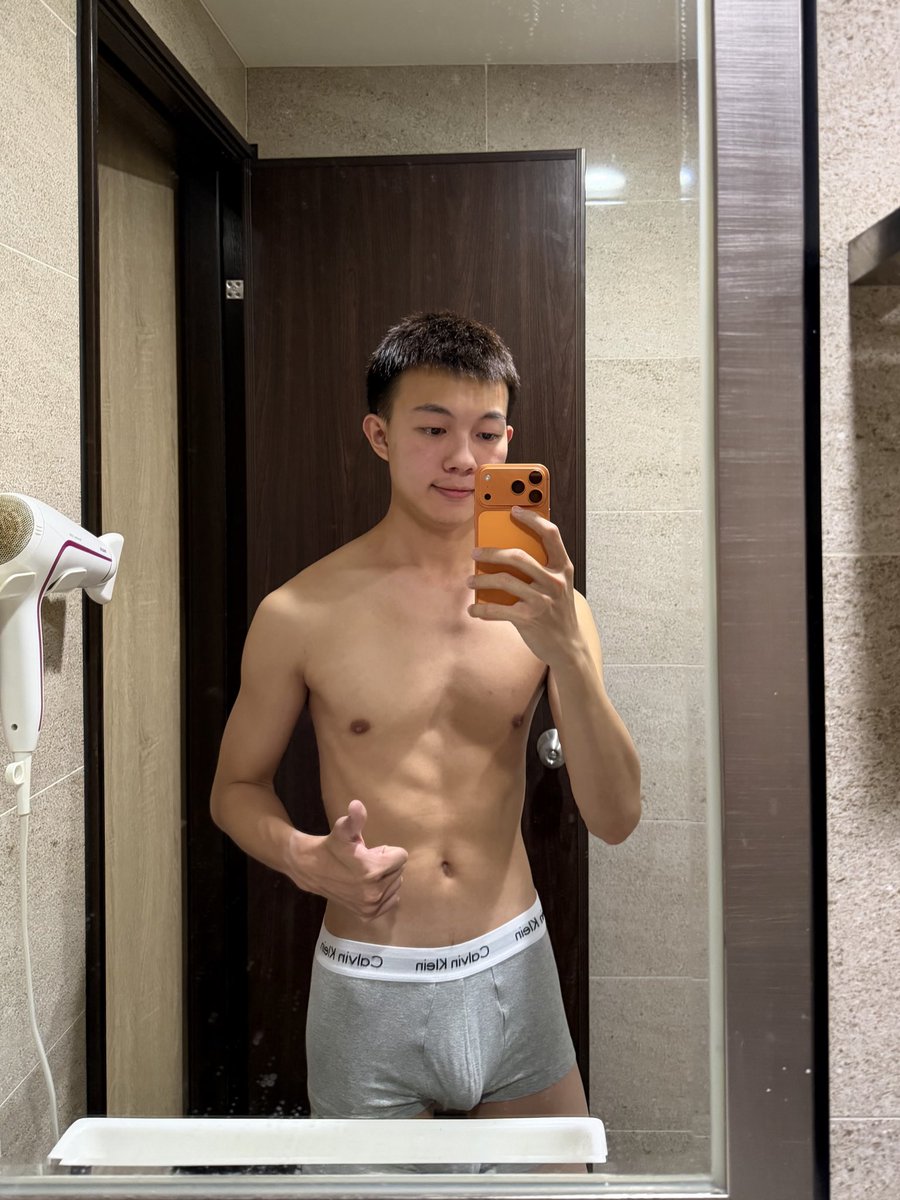 YouZhen tweet media