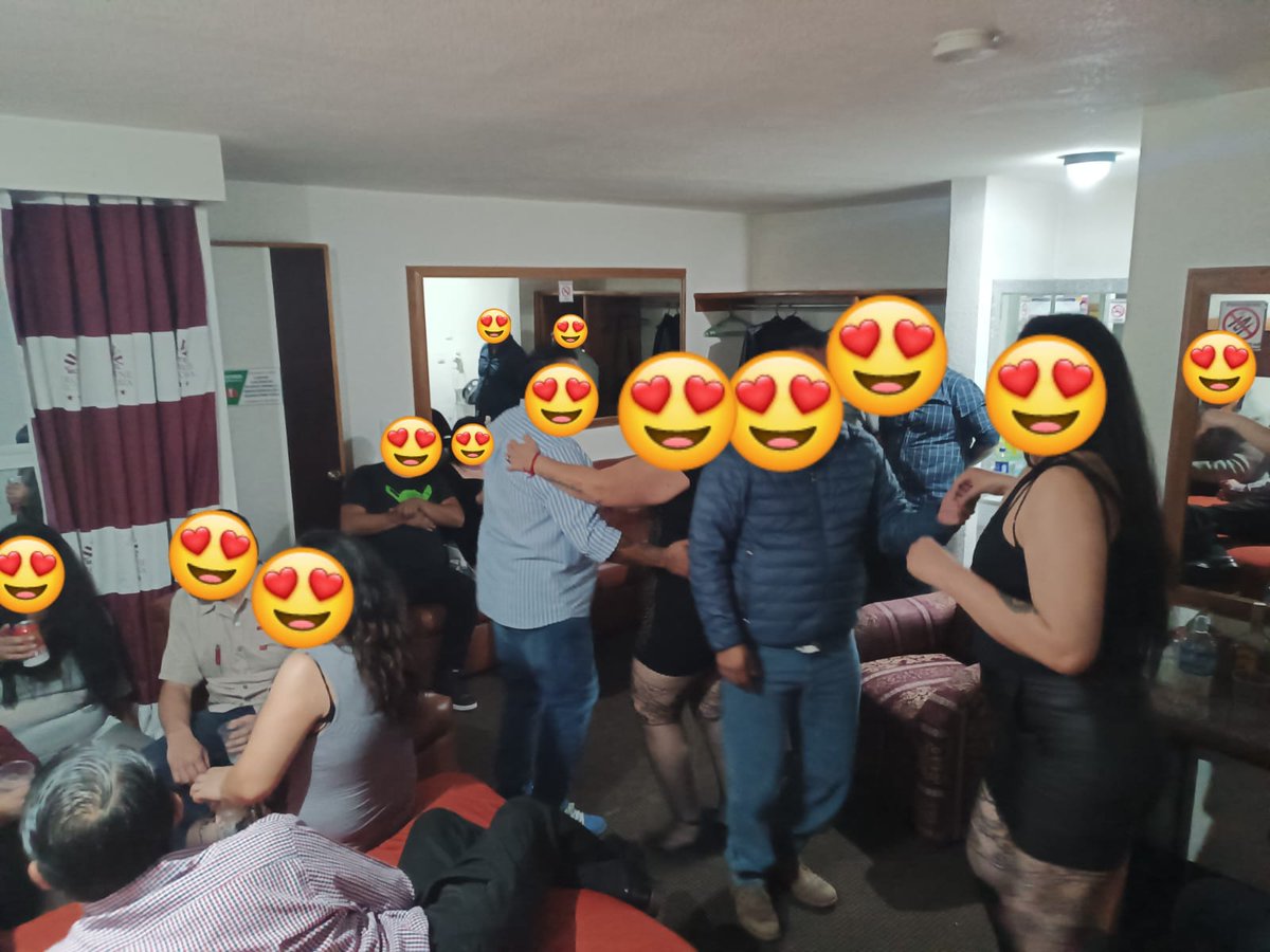 esposos y cómplices tweet media