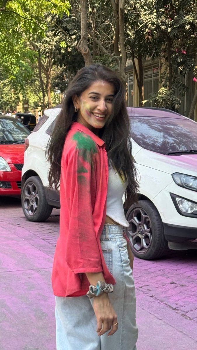 celebzspot's tweet photo. #SimranSharma https://t.co/avQjpfGi6m