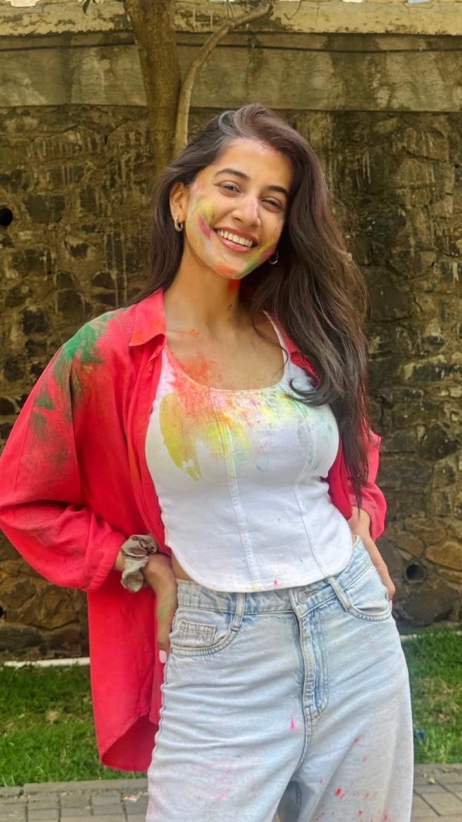 celebzspot's tweet photo. #SimranSharma https://t.co/avQjpfGi6m