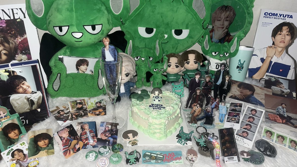 5_yut1a's tweet photo. ゆうたくん
27歳の誕生日おめでとう🎀🤍
ゆうたくんが人生初めての推しで、今年は初オーダーケーキ、初生誕祭やったよ>⩊<
素敵な1年になりますよーに🍀*゜

#コムドットゆうた #ゆうた生誕祭 https://t.co/unILjJpXYk