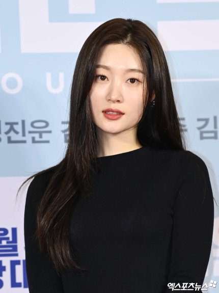 jung chaeyeon files tweet media