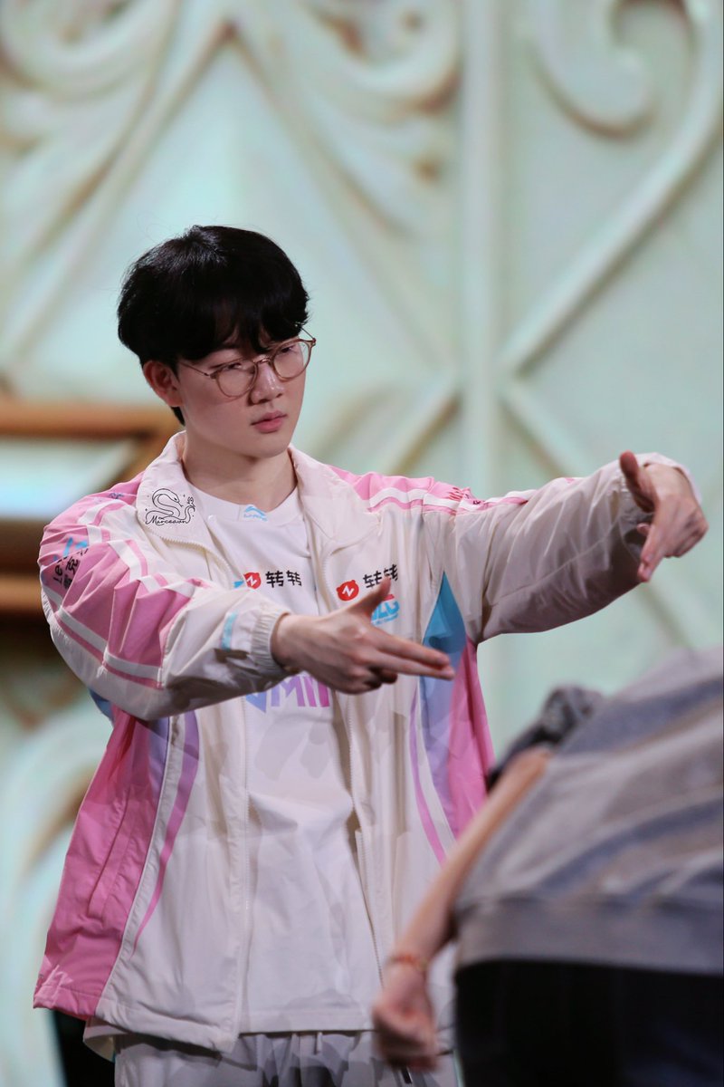 Marceavn28_'s tweet photo. Let’s go Viper! #Viper #박도현 https://t.co/41bKDpxwtL