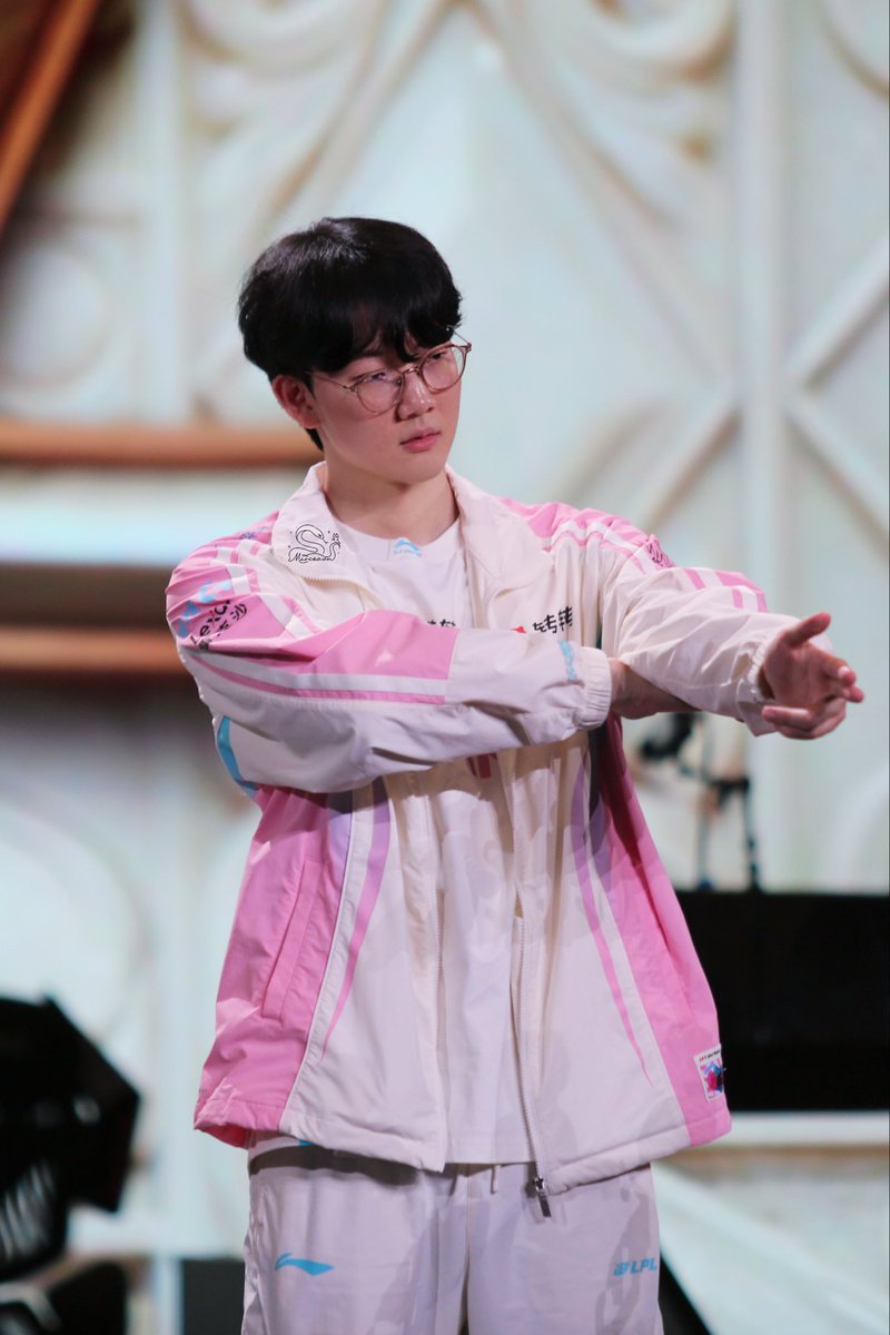 Marceavn28_'s tweet photo. Let’s go Viper! #Viper #박도현 https://t.co/41bKDpxwtL