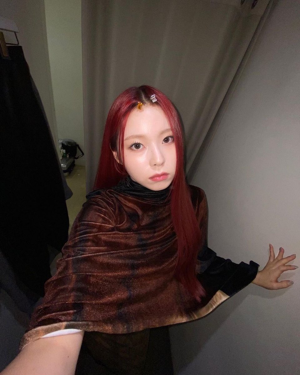 los rumores son ciertos, quebré algo después de tirar patadas #𝐥𝕚ke𖦹𝕚ʼm·𓊆𝐛ruce𝕝eeᵎ𓊇 ( ˶°ㅁ°) lo importante es que sigo vivita y escondí la evidencia antes de irme a explorar el #𝕟ǝo͞𝐜u𝐥t𖠇𝑧o𝕟e

𝓂eo𝚠 яoꮯꮶ ✩°̥࿐  #𝐥yn