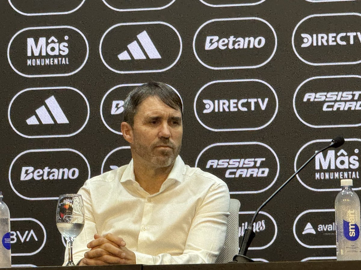 “A muchos de los jugadores de este plantel hubiese querido tener, pero nunca tuve plata para hacerlo. 

Si encontramos la mejor versión de cada uno, vamos a andar bien. Siempre conté con jóvenes y mi idea es hacer mejor a todos.

Yo no miro documentos, edades, nacionalidades…