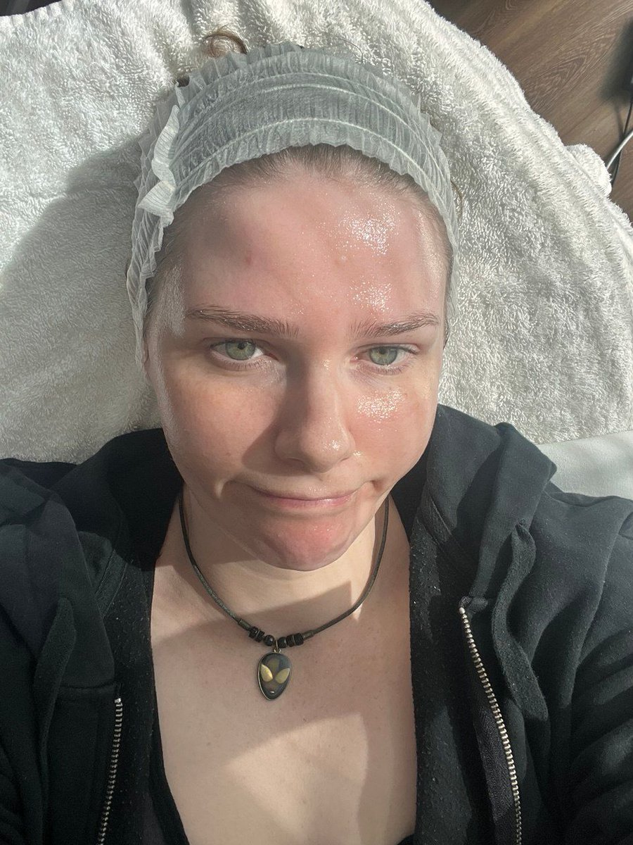 June×͜× tweet media