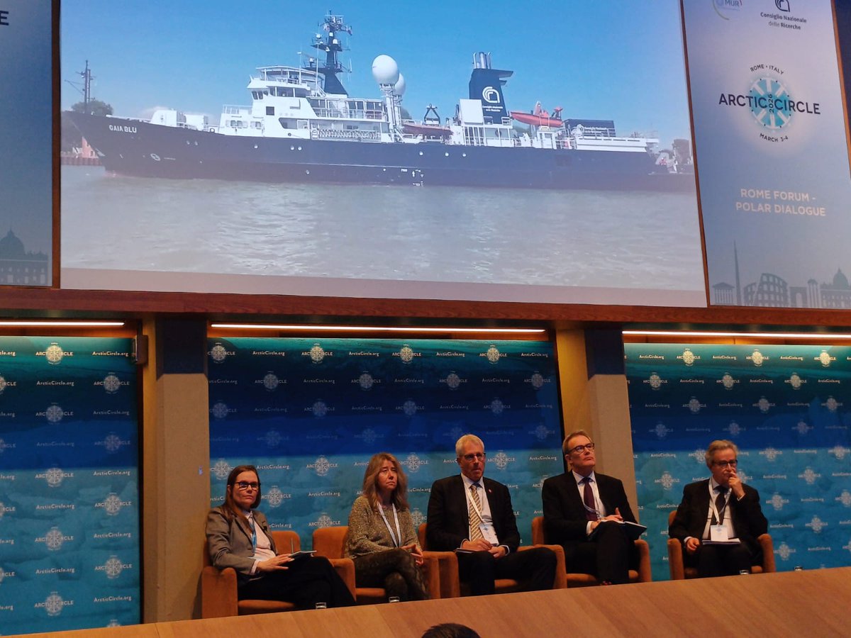 CNRsocial_'s tweet photo. #ArcticCircleRome #ACRF26 #Day2

#ScienceDiplomacy through #PolarScience
Andrea Lenzi, #Cnr #Italy🇮🇹
Henry Burgess, @IASC_Arctic and NERC Arctic Office
@davidhik, @POLARCanada
Larissa Lorinczi, @EU_Commission 
@CVeronRevilleEU, #EUArctic

https://t.co/20c31Gbwtf https://t.co/Zg95ShT6ER