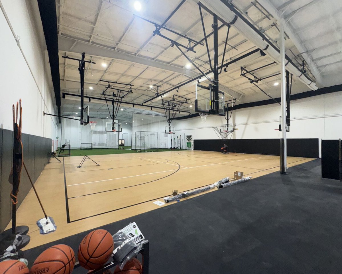 Around Charleston tweet media