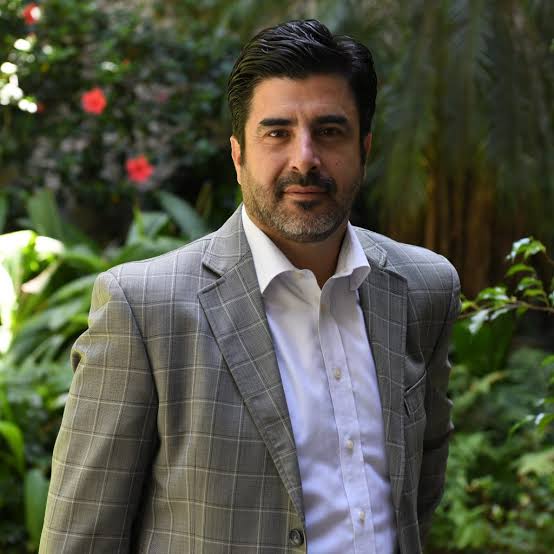 Este es el fical Diego Velasco, acaba de pedir que se ponga fecha urgente para el juicio de Hotesur. No pueden seguir demorándose beneficiando a Cristina y Máximo.