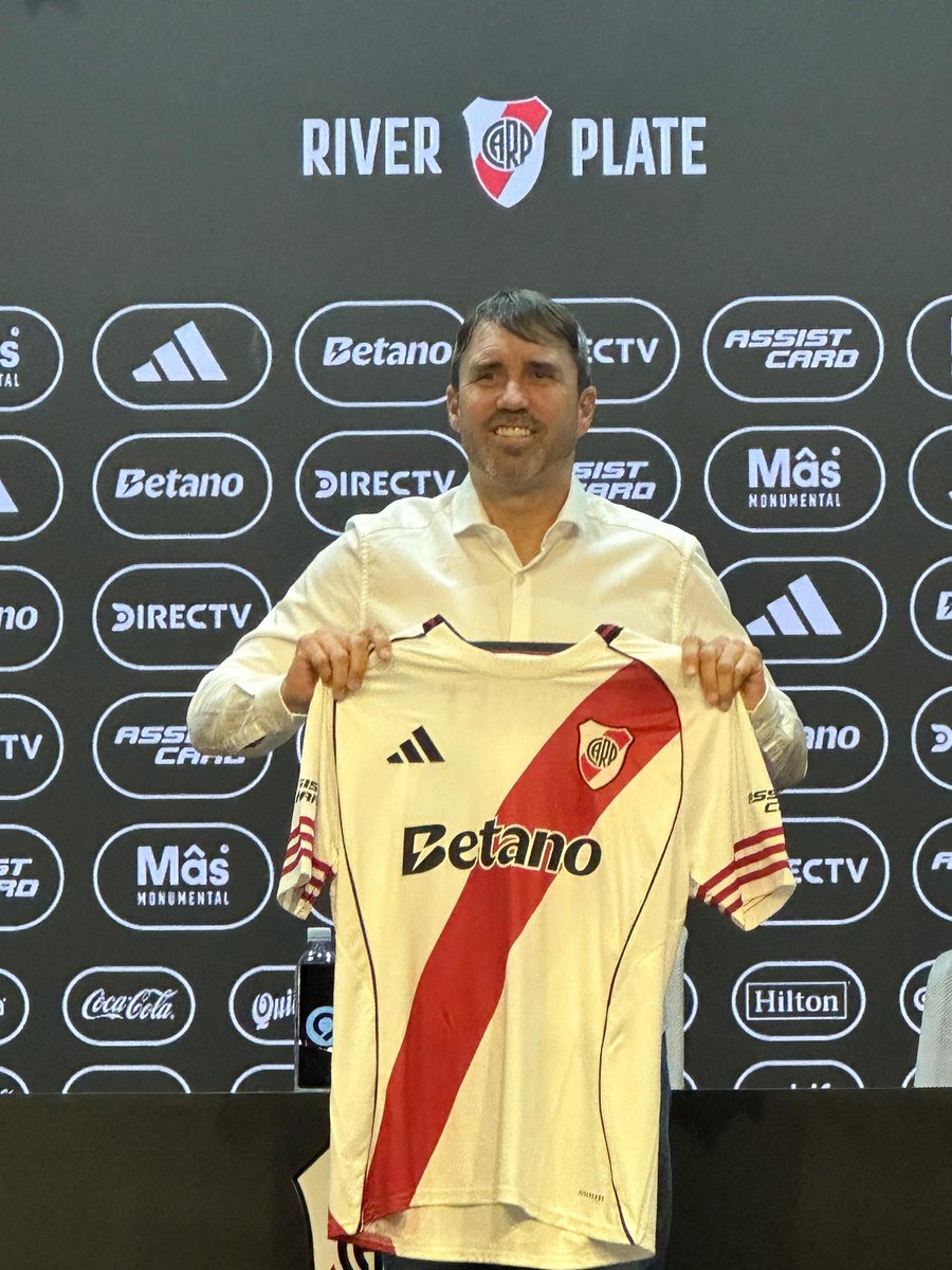 🚨 Eduardo Coudet es NUEVO DT de River de manera OFICIAL.

📸 <a href="/MatiasjCabezas/">Matías Cabezas</a>