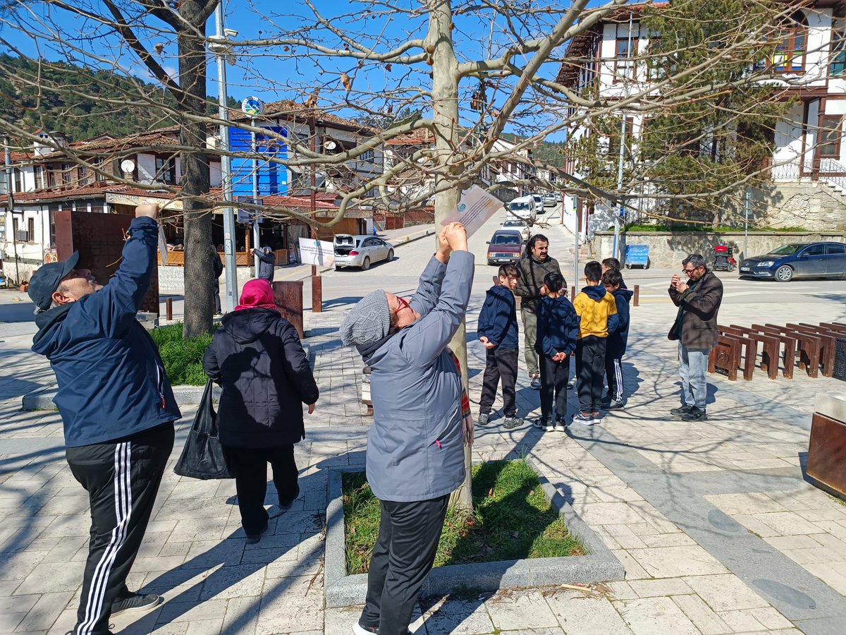 taraklimem's tweet photo. TYMM ortak metninin “Sistem Düşüncesi ve Okuryazarlık Becerileri” ve “Hayat Boyu Öğrenme”  başlıklı kısımlarından ilhamla Müdürlüğümüzce geliştirilen "Hayat Boyu Öğrenme Ağacı Projesi" kapsamında Taraklı Ortaokulu öğrencileriyle "Yeşilay Haftası" Etkinliği gerçekleştirilmiş, https://t.co/zffVpuSFMD