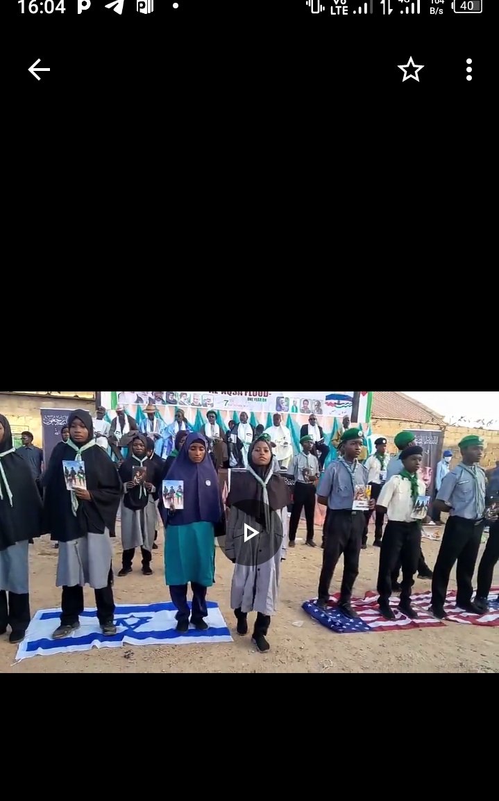 JAguenu's tweet image. Secondary school Students in northern Nigerian seen marching and denigrating Israeli and Americas flag🙄🙄

Davido and Chioma #Bankstrivia #TelAviv  Stapes Getafe Cornea